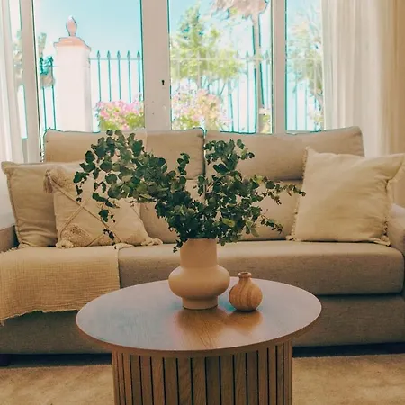 Thera Beachfront - Sea Views & Free Parking