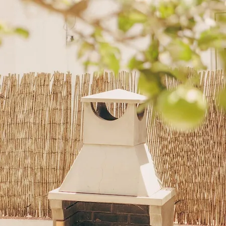 Thera Beachfront - Sea Views & Free Parking