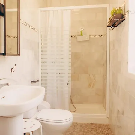 Thera Beachfront - Sea Views & Free Parking *