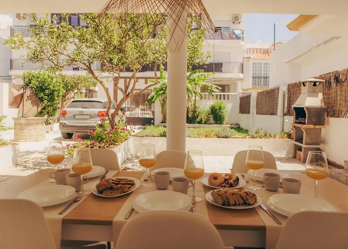 Thera Beachfront - Sea Views & Free Parking Villa *