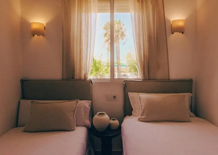 Thera Beachfront - Sea Views & Free Parking Villa *