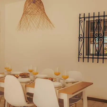 Thera Beachfront - Sea Views & Free Parking וילה קוניל דה לה פרונטרה
