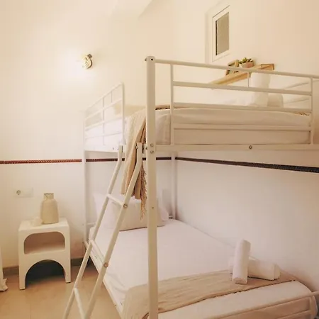 Thera Beachfront - Sea Views & Free Parking קוניל דה לה פרונטרה